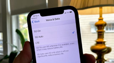 察哈尔右翼后苹果手机维修分享iPhone 12如何打开或关闭5G网络 